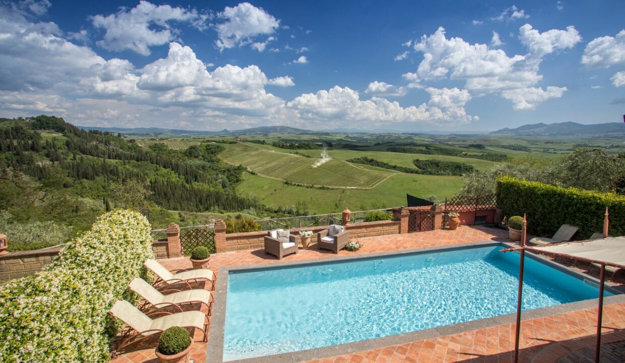 Villa with pool for rent in Tuscany (1527)