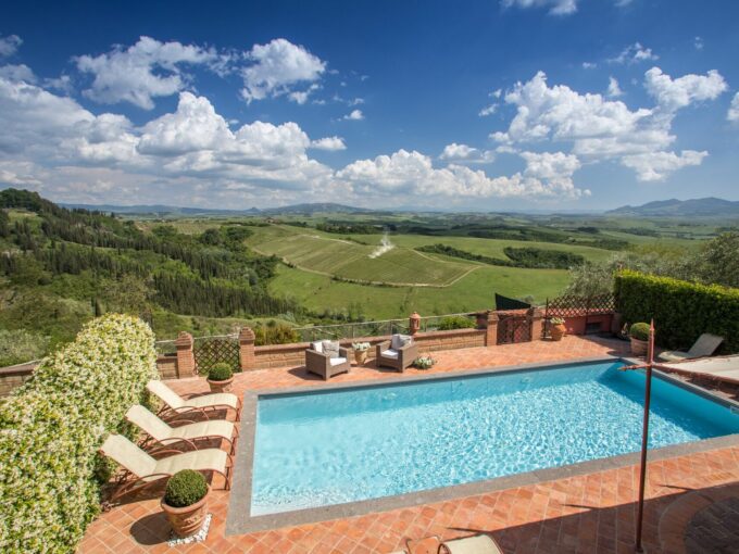 Villa with pool for rent in Tuscany (1527)