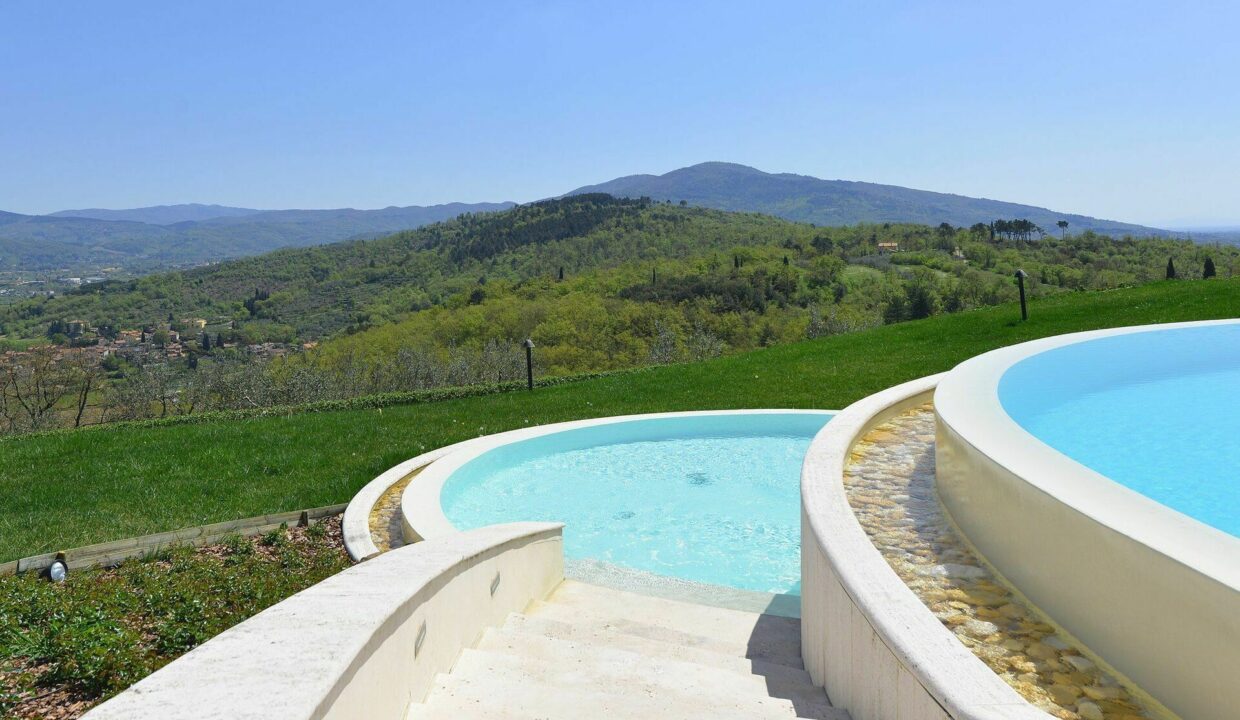 Apartment rental in Tuscany with swimming pool