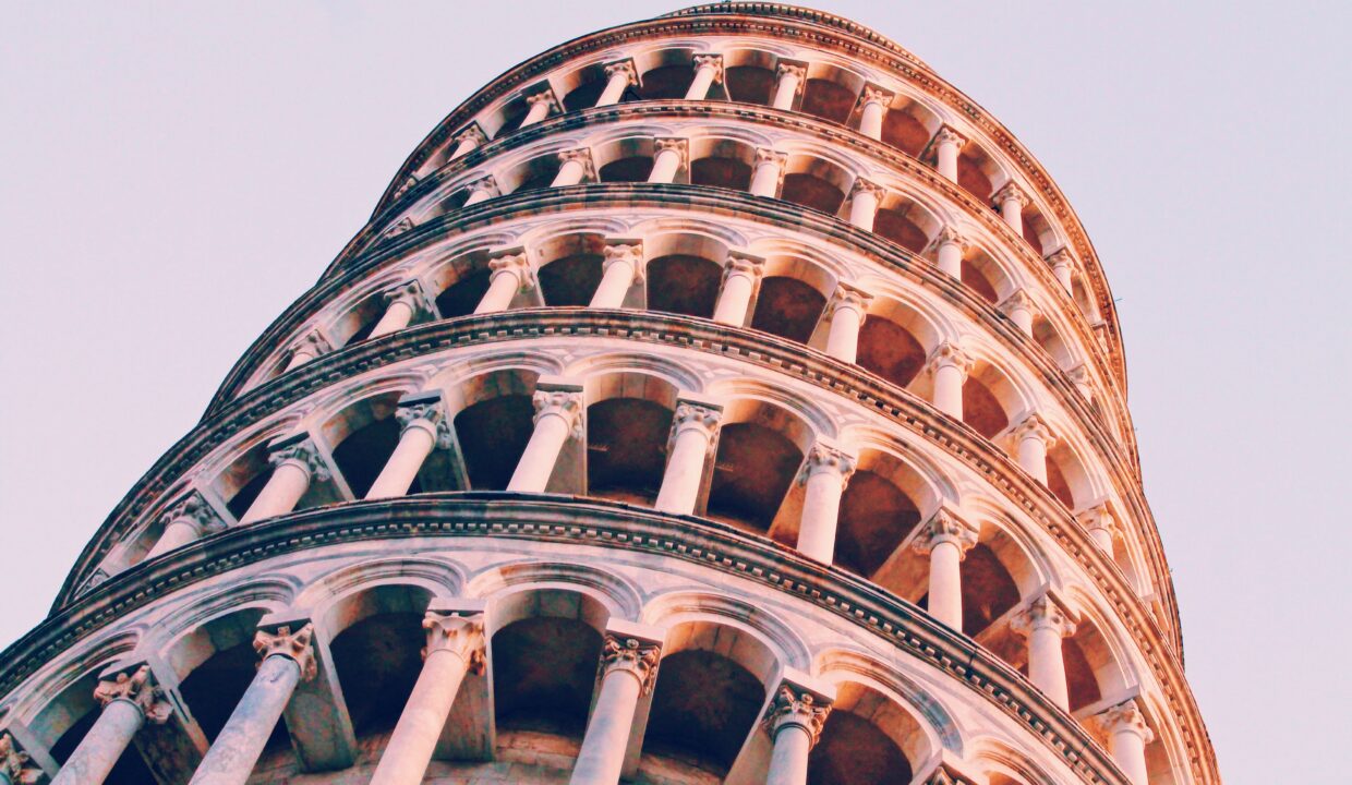 Close-up on the Leaning Tower of Pisa, a monument to visit